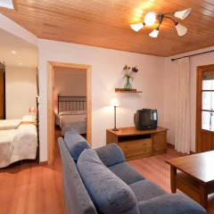 Отель Hostal Matazueras Стандартный семейный номер с двуспальной кроватью фото 2