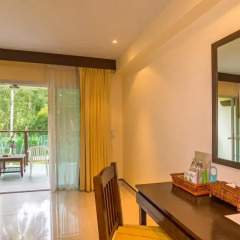 Отель Lanta Pura Beach Resort 3* Улучшенный номер с различными типами кроватей фото 2