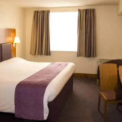 Отель Waterside Premier Travel Inn комната для гостей