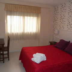 Отель Hostal San Roque комната для гостей фото 4