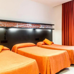 Отель Hostal Benidorm Барселона комната для гостей фото 4