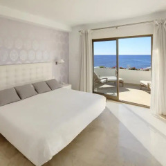 Отель Coral Beach Aparthotel 4* Улучшенные апартаменты с 2 отдельными кроватями фото 5