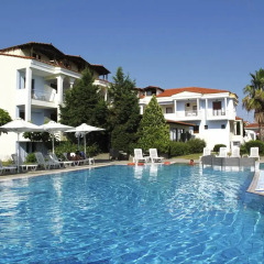 Отель Acrotel Lily Ann Village бассейн