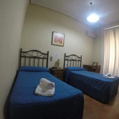 Отель Hostal El Pilar Стандартный номер с двуспальной кроватью фото 27