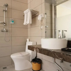 Отель Guangdong Oversea Chinese Hotel Китай, Гуанчжоу - отзывы, цены и фото номеров - забронировать отель Guangdong Oversea Chinese Hotel онлайн ванная