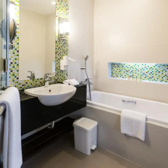 Legacy Suites Hotel Sukhumvit by Compass Hospitality 4* Улучшенный номер с разными типами кроватей фото 11