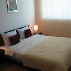 Апартаменты Yanis Apartment In Hermes Complex Солнечный берег комната для гостей