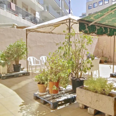 Отель Bizflats Garden House Барселона