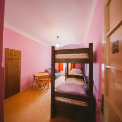 Hostel Dakura Стандартный номер с двуспальной кроватью (общая ванная комната) фото 3