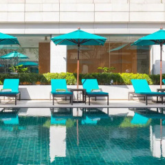 Отель Holiday Inn Bangkok Бангкок бассейн