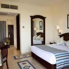 Отель Coral Beach Resort 4* Стандартный номер с различными типами кроватей фото 4