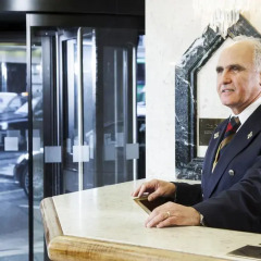 Отель Holiday Inn Mayfair Лондон с домашними животными