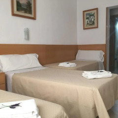 Отель Hostal Residencia Lido Стандартный номер с различными типами кроватей фото 19