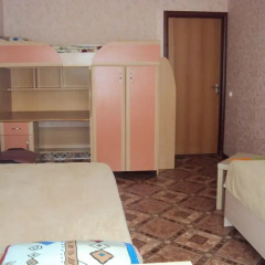 Hostel October Стандартный семейный номер с двуспальной кроватью фото 3