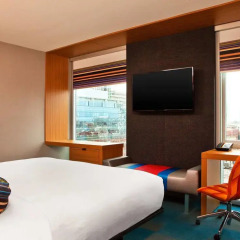 Отель Aloft Chicago City Center комната для гостей