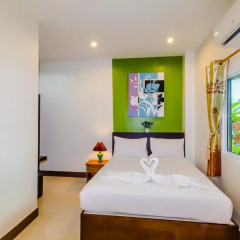 Отель Baan Yuyen Karon Guesthouse 2* Улучшенный номер разные типы кроватей фото 13