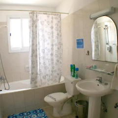 Апартаменты Apollonia Holiday Apartments ванная