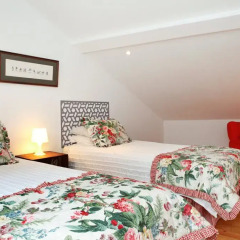 Отель Alfama Yellow House 2* Апартаменты с различными типами кроватей фото 8