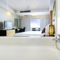 Отель D Varee Jomtien Beach 4* Представительский номер с различными типами кроватей фото 8