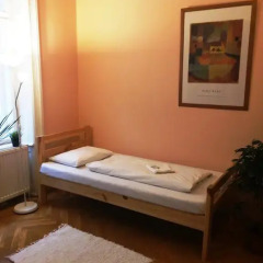 Отель Walking Bed Budapest Silver Market Hall Кровать в общем номере фото 4