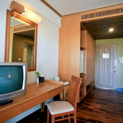 Отель Tanaosri Resort 3* Улучшенный номер с различными типами кроватей фото 4