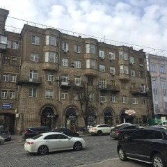 Апартаменты на Саксаганского парковка
