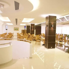 Beach Hotel by Bin Majid Hotels & Resorts интерьер отеля фото 2