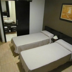 Отель Hostal Julian Brunete Брунете комната для гостей фото 2