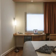 Ibis Izmir Alsancak Турция, Измир - 1 отзыв об отеле, цены и фото номеров - забронировать отель Ibis Izmir Alsancak онлайн удобства в номере фото 2