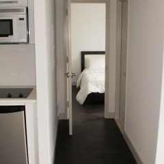 Апартаменты Metro Apartments в номере