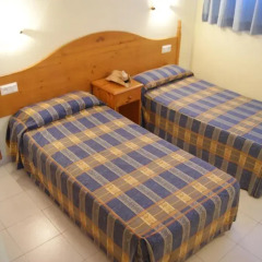 Отель Apartamentos Mas Oliva Resort 3000 - Roses Курорт Росес комната для гостей фото 2