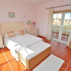 Отель Afonso IV Townhouse Praia del Rey комната для гостей фото 2