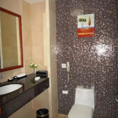 University Town International Hotel ванная