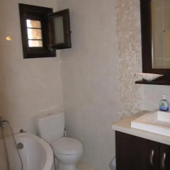 Отель Psakoudia Villas ванная фото 2