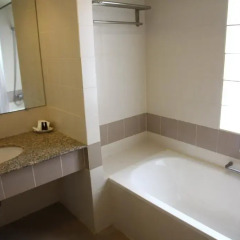 Sunshine Hotel And Residences 3* Люкс с различными типами кроватей фото 6