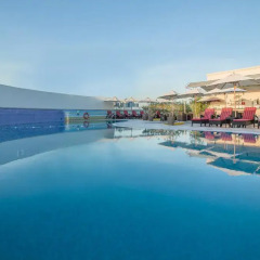 Отель Holiday Inn Bur Dubai Embassy District Дубай бассейн