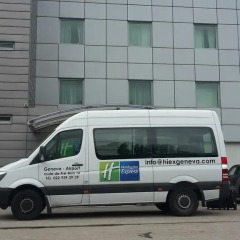 Отель Holiday Inn Express Geneva Airport городской автобус