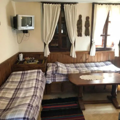 Отель Hadji Neikovi Guest Houses 2* Стандартный номер с различными типами кроватей фото 7