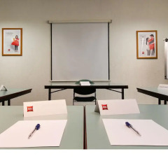 Hotel ibis Porto Gaia интерьер отеля