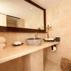 Отель The Pearl South Pacific Resort ванная