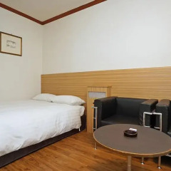 Itaewon Crown hotel 3* Стандартный номер с двуспальной кроватью
