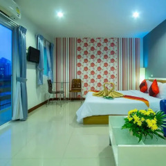 Отель Sea Breeze Jomtien Residence 3* Номер Делюкс с различными типами кроватей