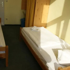 Happy Go Lucky Hotel + Hostel Стандартный номер фото 2