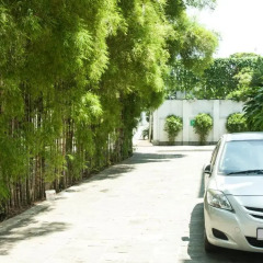 Отель Colombo Courtyard парковка