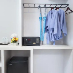 Отель The Crib Patong 3* Улучшенный номер с двуспальной кроватью фото 7