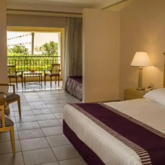 Отель Jaz Makadi Star & Spa 5* Улучшенный семейный номер с двуспальной кроватью фото 4