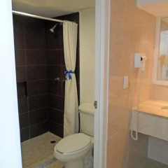 Отель Calinda Beach Acapulco 3* Стандартный семейный номер с разными типами кроватей фото 3