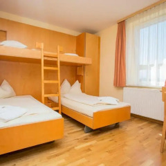 JUFA Hotel Salzburg 2* Стандартный семейный номер с двуспальной кроватью фото 6