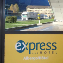 Отель Express Hotel Aosta East Италия, Поллейн - отзывы, цены и фото номеров - забронировать отель Express Hotel Aosta East онлайн парковка