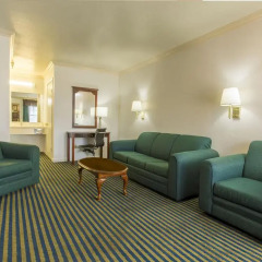 Отель Milpitas Inn 2* Люкс повышенной комфортности с различными типами кроватей фото 2